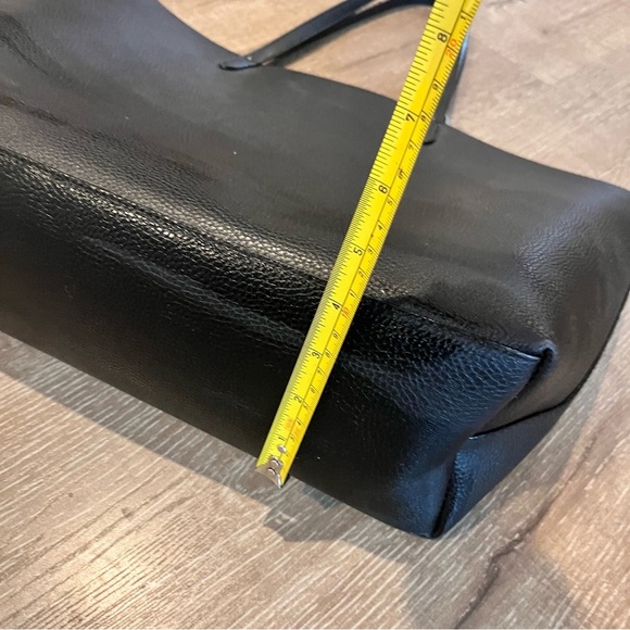 Victoria's Secret Laser-Cut Logo Tote Black Authentic, Gorgeous 24616938 - Picture 8 of 8